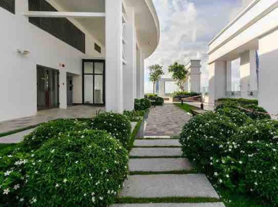 Saigon Royal - 2Br River View - Hana Apart 25 Floor Apartment Ho Chi Minh City