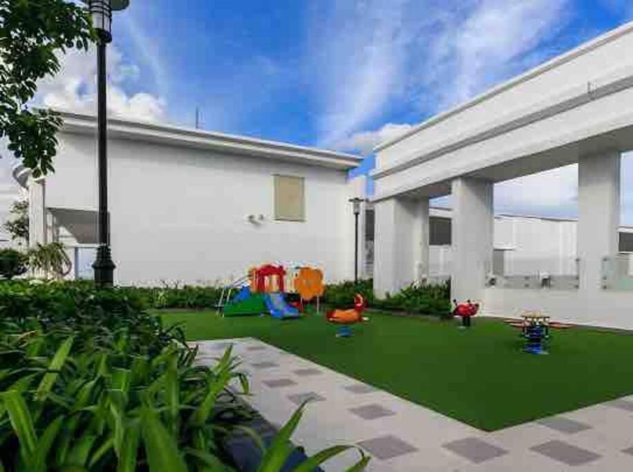 Apartment Saigon Royal - 2Br River View - Hana Apart 25 Floor *
